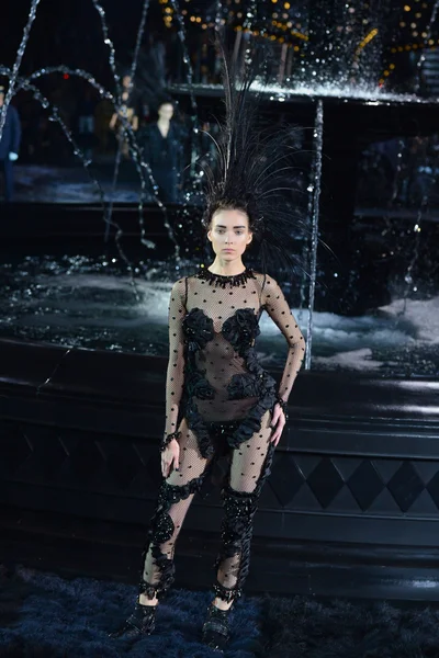 Look 28